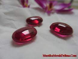 Energi alami yang ada dalam batu mustika ini sangat kuat insya alloh berguna untuk apa saja, multi fungsi tergantung pemiliknya yang terpenting untuk kebaikan dan tidak merugikan orang lain antara lain berguna sebagai wasilah : Mustika Merah Delima Parapsikologi Com