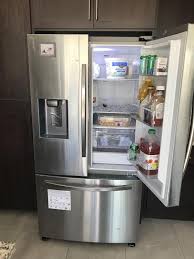 The clean lines and modern form blend beautifully into your kitchen, while the fingerprint resistant finish withstands everyday smudges. Smart Samsung Refrigerator 3 Door French Door 26 5 Cu Ft Energy Star Stainless Steel Familyhub Rf27t5201sr Aa Rona