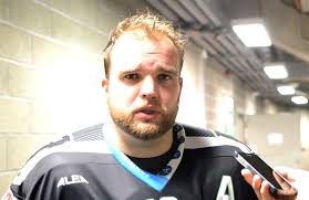 Ve věku 32 let zemřel ze soboty na neděli obránce a bývalý reprezentant marek trončinský, který byl v průběhu své kariéry oporou několika extraligových klubů a zahrál si i v ruské. Nesmime Hrat Tolik V Oslabeni Vi Obrance Marek Troncinsky