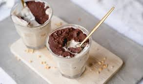 Monter la crème liquide en chantilly puis l'incorporer à la préparation.battre les 2 blancs d'œufs en neige, avec 1 cuillère à soupe de sucre. Glace Vegan Facon Magnum Sans Sorbetiere La Cuisine De Geraldine