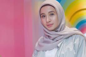 Pada tahun tersebut, bella baru memutuskan pada tahun tersebut, bella baru memutuskan untuk berhijab. Gara Gara Ucapan Warganet Laudya Cynthia Bella Mengaku Sedih Sampai Sempat Batasi Kolom Komentar Di Instagram Semua Halaman Nakita
