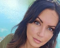 Rena Erwin's Instagram, Twitter & Facebook