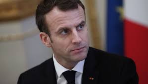 Emmanuel macron was slapped in the face by a man during a walkabout in southern france. Emmanuel Macron Nach Ersten Symptomen Er Hat Corona Bunte De