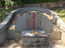 His grave lies along the grassy slope next to jubilee church, 256 outram road, singapore. Tan Tock Seng S Grave At Outram