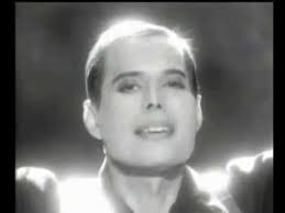 Queen These Are The Days Of Our Lives Live Queen These Are The Days Of Our Lives Traducida Youtube Freddie Mercury Queen Albums Days Of Our Lives