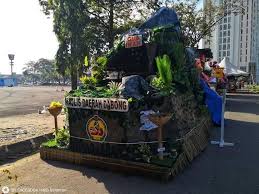 Tidak punya ide bagaimana cara membuat berita acara? Kelantan State Perarakan Kereta Berhias Mewakili Facebook