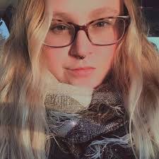 Michelle Baucom's Instagram, Twitter & Facebook