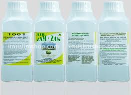 Khasiat air zam zam untuk kesehatan antara lain menurunkan kolesterol, mencegah gigi berlubang, hingga mencegah osteoporosis. Air Zam Zam Al Ejib Imuslim