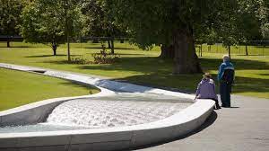 Hyde park is also contiguous with the 275 acre kensington gardens resulting in a combined total of 625 beautiful acres. Hyde Park Large Park Visitlondon Com