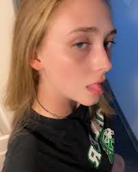 Alyssa Elizabeth's Instagram, Twitter & Facebook