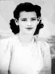 DOÑA ALICIA VIERA Y GERENA 1925-1966 sus padres son Don Felix Viera Pérez  1893-1924 con Doña Jovita Gerena Y López 1899-1986 Sus hermanos son Carmen  Viera Gerena 1918-1991 Leonor Viera Gerena 1920-2013