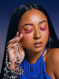 ✨Testing with some of my faves!⁣ ⁣⁣ ⁣Muse @yeshidesigns ⁣Photographer  @file.jpg ⁣ ⁣Makeup @joss.theboss ⁣Styling @sus.y.q ⁣#Bleehair⁣ ⁣⁣  ⁣Products used:⁣ @oribe Soft Lacquer