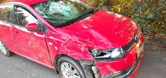 Crash test aurus vs vw polo. Volkswagen Polo Comes In Way Of Fighting Bulls See The Damage