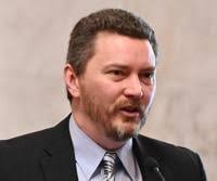 Back-to-school business buzz: School supply sales surge while student  workforce declines