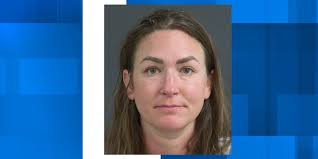 Report: Woman arrested after being in a 2-vehicle DUI crash