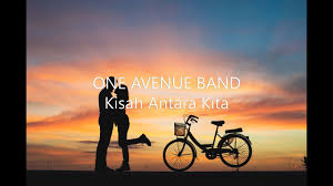 (intro) g c g cm g em mengapa terjadi, oh pada diri ini am d haruskah ku meneruskan lagi bm kisah kita e yang telah kita bina bersama am kini telah hancur. One Avenue Band Kisah Antara Kita Lyrics Video Chords Chordify