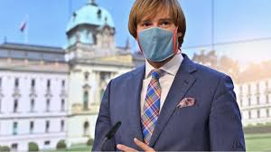 Poslechněte si jeho premiérovou my way. Czech Republic To Tighten Face Masks Rules On September 1 Kafkadesk
