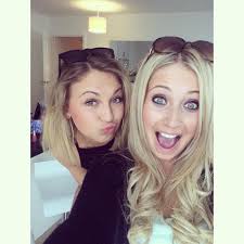 Zoe Rebecca Hackett (@zoeeerebecca)