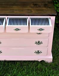 Alte Mobel Aufpeppen Verwandeln Sie Die Alten Mobel In Wahre Meisterwerke Archzine Net Madchen Kommode Alte Mobel Shabby Chic Badezimmer