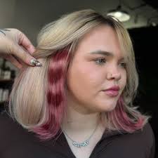 Vanessa// MESA AZ Hairstylist