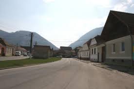 | though it's perched on the eastern edge of craggy piatra craiului national park, zäƒrneså£i shares none of its drama. Rumanienurlaub Das Internet Reiseburo Fur Rumanien Fotos Aus ZÄƒrnesti Zernescht Urlaub In ZÄƒrnesti
