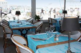 Salle Du Restaurant Les Colonnes A Saint Martin De Re Ile De Re Restaurant Ile De Re Ile De Re Restaurant