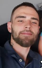 Looking for someone to do my family pics …