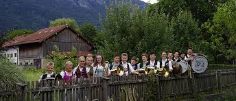 A wikimédia commons tartalmaz nußdorf am inn témájú médiaállományokat. Vereinsmusik Gtev Alpenrose Nussdorf E V