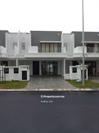 Completed in december 2016, jadite suites comprises of 366 units of serviced apartment across four towers. Jade Hills Intermediate Cluster House 4 1 Bedrooms For Sale Iproperty Com My