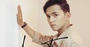 Nikmati kemudahan download aiman tino, streaming aiman tino, dan lirik lagu aiman tino hanya di musik area. Lirik Lagu Aiman Tino Benci Rafzantomomi