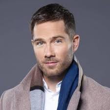 Late post!!! Happy easter loving fans! May your days be as bright and  beautiful as the first ray of sunshine after a dark night. This is me  saying a BIG THANK YOU