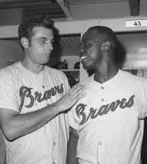 Images: Remembering baseball legend Hank Aaron