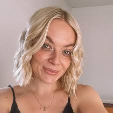 Chelsea Dunn's Instagram, Twitter & Facebook