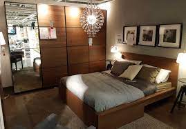 Per una camera da letto moderna, il modello eleonora di armadio a ponte a 6 ante, con effetto bianco larice, è perfetto. Camera Da Letto Ikea Le Nuove Tendenze