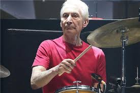 In 2006, charlie watts was elected into the modern drummer hall of fame; Dmalyidqwwof6m