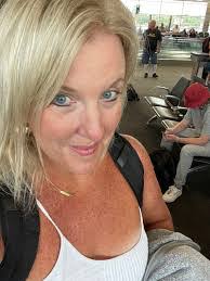 Abby Hopper's Instagram, Twitter & Facebook