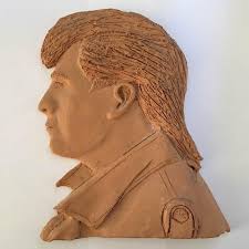 98-year-old George Antoniou enjoys reading The Greek Herald every day! 🗞️  What a legend 👏💙