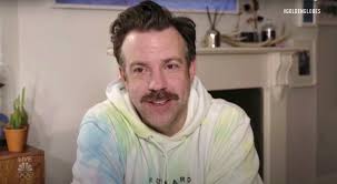Jason sudeikis broke his silence on his split from olivia wilde in a new interview with gq. Jason Sudeikis Accepts Golden Globe In Tie Die Sweatshirt To Support Sister