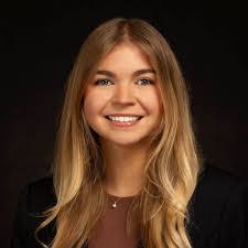 Lara Bakula's Instagram, Twitter & Facebook