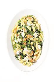 Pates Crevettes Burrata Et Herbes Simplissime Jean Francois Mallet Nous Fait Fondre Avec Ses Pates Elle A Table Pates Crevettes Recette Plat Facile Recette Pate Crevette