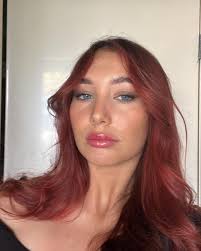 Kay Munn's Instagram, Twitter & Facebook