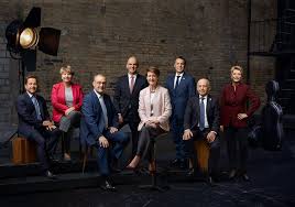 Amateur and professional photographers from all over the world are taking part. Official Federal Council Photographs Since 1993
