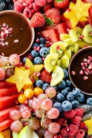 Consolidated organic products blooms and greenery make this simple 10 best christmas fruit trays of april 2021. Fruit Platter 101 How To Make A Fresh Fruit Tray Umami Girl