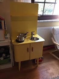 Kinderküche holz günstig online kaufen. Selbst Gebaute Kinderkuche Nach Einem Bastelheft Basis Ein Nachttisch Der 60 Er Jahre Mobel Umgebaut Per Hand Lackiert Echter Kinderkuche Spielkuche Kuche