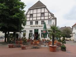 Ein spaziergang durch die kneipengeschichte in lünen manuel kraas hat im hotelbetrieb von „haus westermann das problem, dass geschäftsleute zwar buchen, aber auf kostenlosen stornierungsmöglichkeiten bestehen. Hotel Drei Linden 44532 Lunen Offnungszeiten Adresse Telefon
