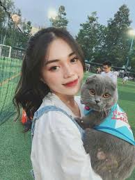 Đàm thị ngọc linh (sinh ngày 8 tháng 06 năm 1996), thường được biết đến với nghệ danh linh ngọc đàm, là một nữ youtuber, streamer sinh ra và lớn lên tại hà nội. 13 Linh Ngá»c Ä'am Y TÆ°á»Ÿng Ngá»c Ná»¯ Tháº§n Con Gai