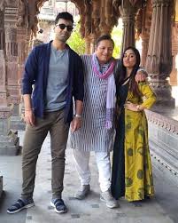 Sanjeev tries running away from the test and collides with the leader. Sab Tv On Twitter Indore Mein Phail Raha Hai Mangalamdangalam Ka Jaadoo Check Out The Cast Actormanojjoshi Karanvirsharma9 Manisha Rawat And Don T Miss The 3rd Episode Aaj Raat 7 30 Baje Sirf Sony