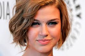 Short wavy hair is trendy, classy and versatile. Growing Out Short Hair How To Grow Out A Short Wavy Haircut The Skincare Edit