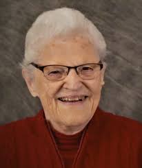 Lorraine Moreau, 87, longtime bookkeeper at Portland service station