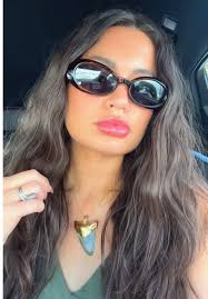 obsessed with the “Alodon” necklace 🦈✨🦷 another piece is coming sooooooon  💎 #nacré #alodonnecklace #sharktoothnecklace #sharktoothjewelry #goldleaf  #goldleafjewelry #theAlodon #megalodon🦈 ...